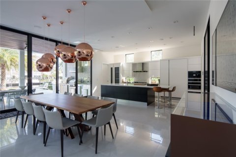 Villa ou maison à louer à Fort Lauderdale, Floride: 4 chambres, 432.37 m2 № 1985232 - photo 8