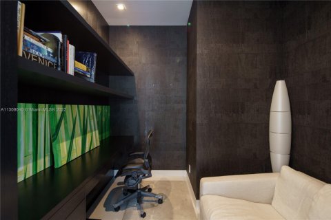 Villa ou maison à louer à Fort Lauderdale, Floride: 4 chambres, 432.37 m2 № 1985232 - photo 12