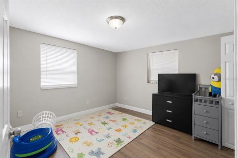 House in Tampa, Florida 3 bedrooms, 135.17 sq.m. № 2207892 - photo 24