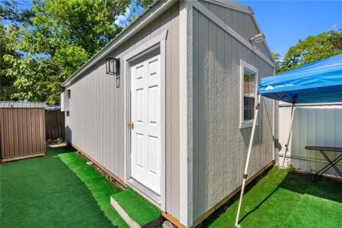 House in Tampa, Florida 3 bedrooms, 135.17 sq.m. № 2207892 - photo 8