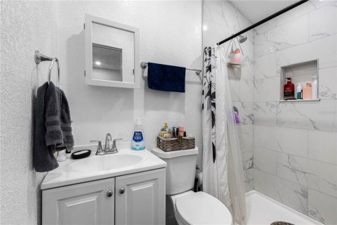 House in Tampa, Florida 3 bedrooms, 135.17 sq.m. № 2207892 - photo 7