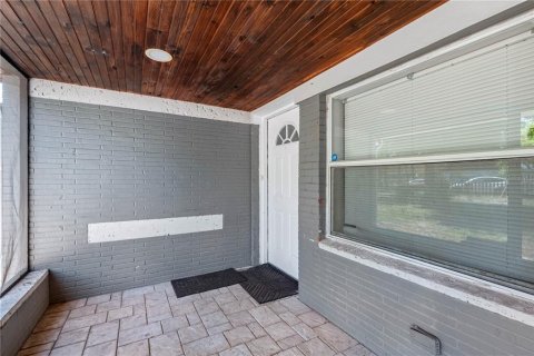 House in Tampa, Florida 3 bedrooms, 135.17 sq.m. № 2207892 - photo 16