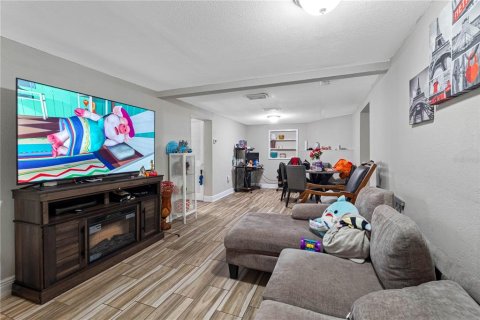 House in Tampa, Florida 3 bedrooms, 135.17 sq.m. № 2207892 - photo 22