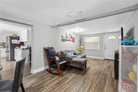 House in Tampa, Florida 3 bedrooms, 135.17 sq.m. № 2207892 - photo 20