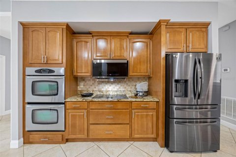 House in Tarpon Springs, Florida 4 bedrooms, 262.36 sq.m. № 1677201 - photo 27