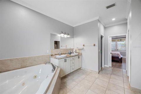 House in Tarpon Springs, Florida 4 bedrooms, 262.36 sq.m. № 1677201 - photo 11