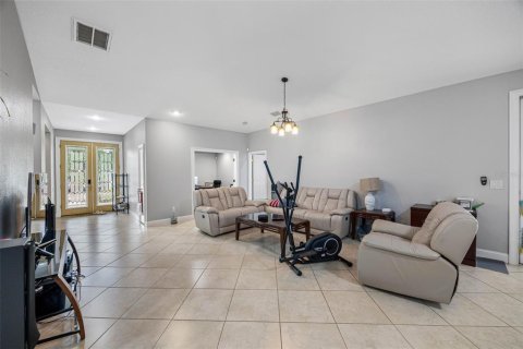 House in Tarpon Springs, Florida 4 bedrooms, 262.36 sq.m. № 1677201 - photo 18