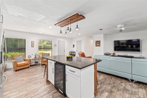Casa en venta en Gainesville, Florida, 4 dormitorios, 201.97 m2 № 1916266 - foto 17