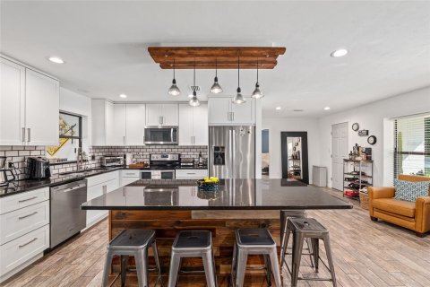 Casa en venta en Gainesville, Florida, 4 dormitorios, 201.97 m2 № 1916266 - foto 13