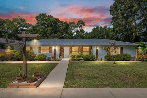 Casa en venta en Gainesville, Florida, 4 dormitorios, 201.97 m2 № 1916266 - foto 1