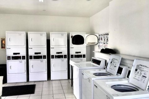 Купить кондоминиум в Уэст-Палм-Бич, Флорида 5 комнат, 58.06м2, № 2188075 - фото 17