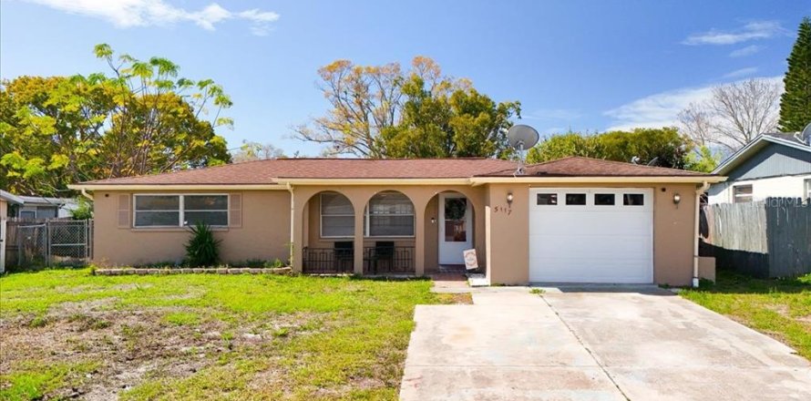 House in New Port Richey, Florida 3 bedrooms, 135.08 sq.m. № 1530247