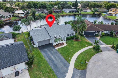 Купить виллу или дом в Купер-Сити, Флорида 4 спальни, 145.39м2, № 2005969 - фото 3