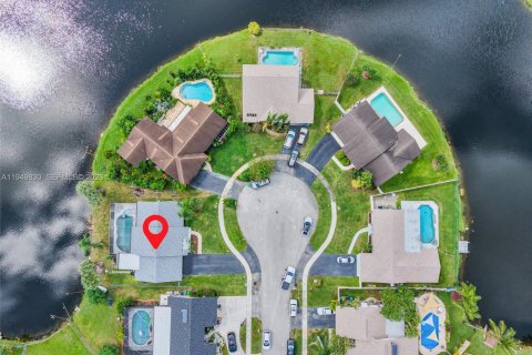 Купить виллу или дом в Купер-Сити, Флорида 4 спальни, 145.39м2, № 2005969 - фото 5