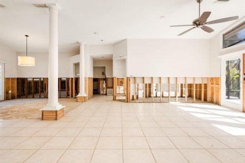 Купить виллу или дом в Сарасота, Флорида 9 комнат, 222.97м2, № 1733166 - фото 8