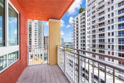 Condo in Miami, Florida, 2 bedrooms  № 2253165 - photo 13