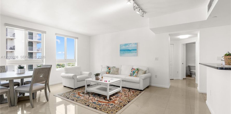 Condo in Miami, Florida, 2 bedrooms  № 2253165