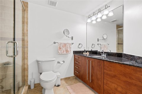 Condo in Miami, Florida, 2 bedrooms  № 2253165 - photo 12