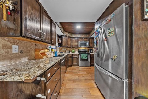 Villa ou maison à vendre à Winter Haven, Floride: 4 chambres, 249.63 m2 № 2290532 - photo 9
