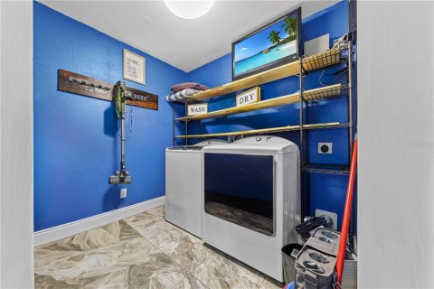 Villa ou maison à vendre à Winter Haven, Floride: 4 chambres, 249.63 m2 № 2290532 - photo 21