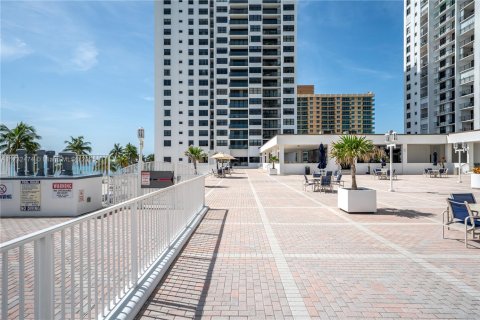 Condominio en venta en Hollywood, Florida, 2 dormitorios, 101.26 m2 № 1979353 - foto 20