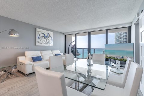 Condominio en venta en Hollywood, Florida, 2 dormitorios, 101.26 m2 № 1979353 - foto 6