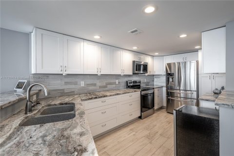 Condominio en venta en Hollywood, Florida, 2 dormitorios, 101.26 m2 № 1979353 - foto 10