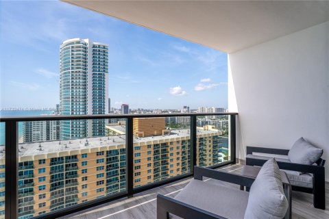 Condominio en venta en Hollywood, Florida, 2 dormitorios, 101.26 m2 № 1979353 - foto 3