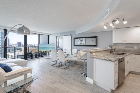 Condominio en venta en Hollywood, Florida, 2 dormitorios, 101.26 m2 № 1979353 - foto 7