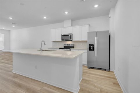 Townhouse in Orlando, Florida 3 bedrooms, 156.35 sq.m. № 2149959 - photo 6