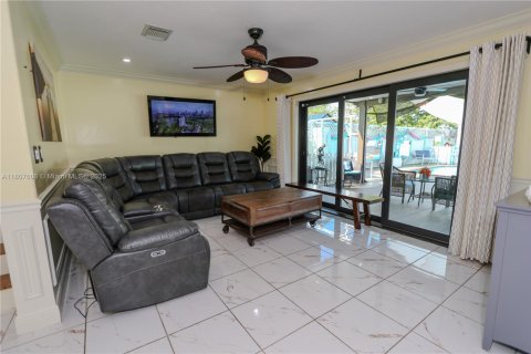 Villa ou maison à vendre à Miami, Floride: 3 chambres, 153.66 m2 № 1973527 - photo 9