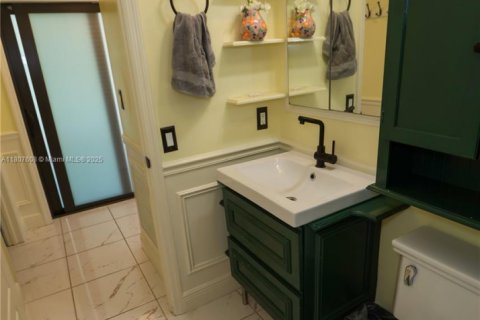 Villa ou maison à vendre à Miami, Floride: 3 chambres, 153.66 m2 № 1973527 - photo 24