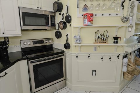 Villa ou maison à vendre à Miami, Floride: 3 chambres, 153.66 m2 № 1973527 - photo 15