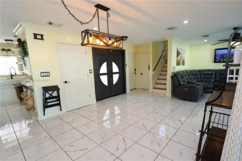 Villa ou maison à vendre à Miami, Floride: 3 chambres, 153.66 m2 № 1973527 - photo 8