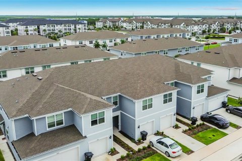 Townhouse in Davenport, Florida 3 bedrooms, 161.28 sq.m. № 2302640 - photo 14