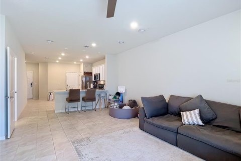 Townhouse in Davenport, Florida 3 bedrooms, 161.28 sq.m. № 2302640 - photo 24