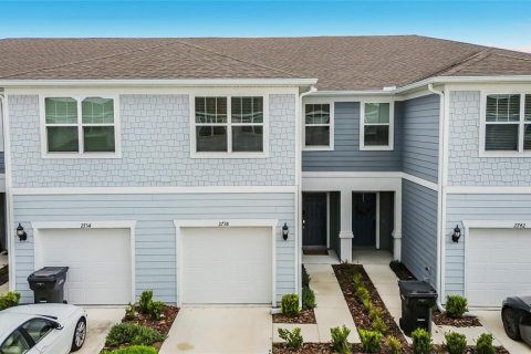 Townhouse in Davenport, Florida 3 bedrooms, 161.28 sq.m. № 2302640 - photo 9