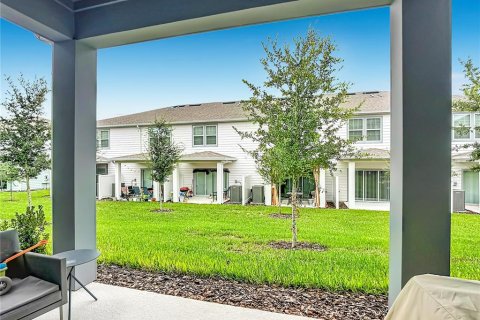 Townhouse in Davenport, Florida 3 bedrooms, 161.28 sq.m. № 2302640 - photo 4