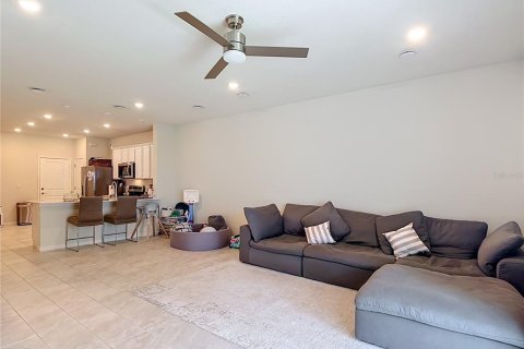 Townhouse in Davenport, Florida 3 bedrooms, 161.28 sq.m. № 2302640 - photo 25