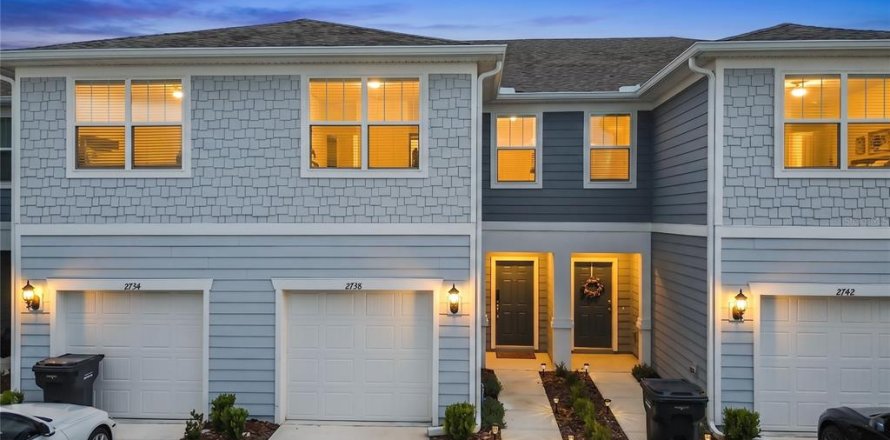 Townhouse in Davenport, Florida 3 bedrooms, 161.28 sq.m. № 2302640