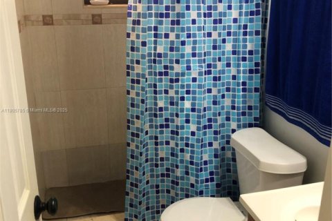 Condominio en venta en Hialeah, Florida, 2 dormitorios, 71.07 m2 № 1889627 - foto 12
