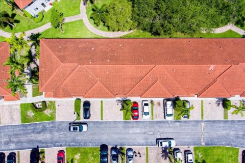 Снять в аренду таунхаус в Майами-Гарденс, Флорида 4 спальни, 160.07м2, № 1927370 - фото 6