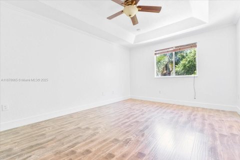 Снять в аренду таунхаус в Майами-Гарденс, Флорида 4 спальни, 160.07м2, № 1927370 - фото 20