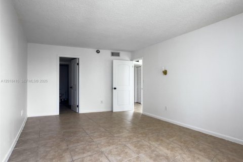 Condominio en venta en Miami, Florida, 1 dormitorio, 76.74 m2 № 2192522 - foto 6
