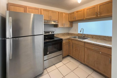 Condominio en venta en Miami, Florida, 1 dormitorio, 76.74 m2 № 2192522 - foto 2