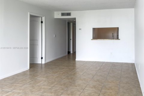 Condominio en venta en Miami, Florida, 1 dormitorio, 76.74 m2 № 2192522 - foto 4