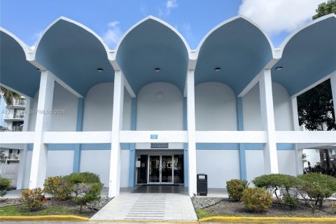 Condominio en venta en Miami, Florida, 1 dormitorio, 76.74 m2 № 2192522 - foto 11