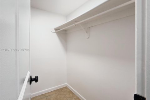 Condominio en venta en Miami, Florida, 1 dormitorio, 76.74 m2 № 2192522 - foto 7