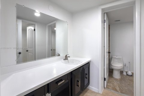 Condominio en venta en Miami, Florida, 1 dormitorio, 76.74 m2 № 2192522 - foto 8
