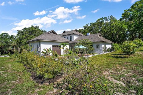 House in Mount Dora, Florida 4 bedrooms, 298.03 sq.m. № 1721088 - photo 8